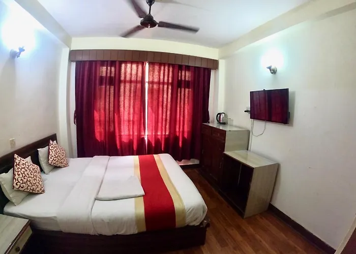 Lily Hotel